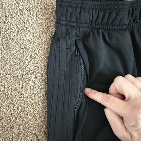 Men’s Adidas Joggers. 3 stripe - Picture 4 of 6